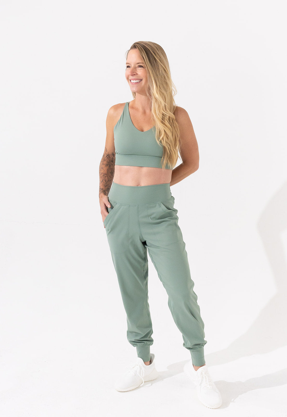 GRAVITY resilient jogger