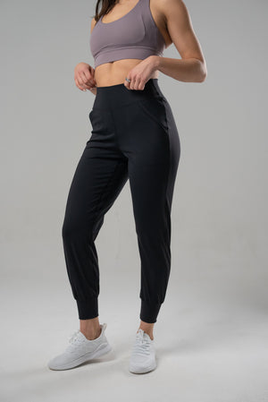GRAVITY resilient jogger