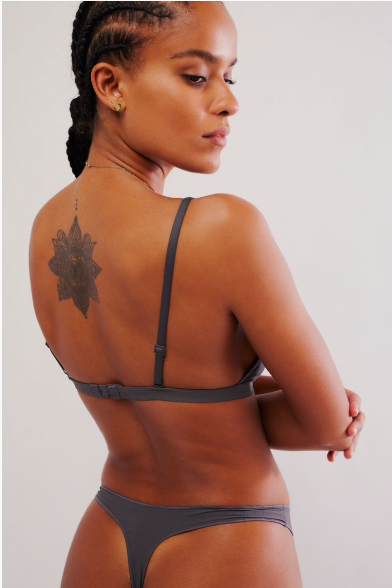 Collagen Yarn Thong