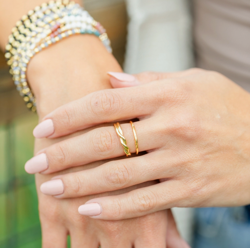 Delicate Twist Ring