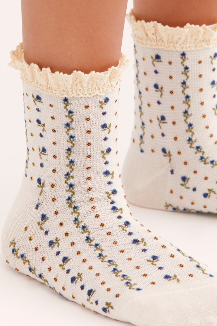 Rosebud Waffle Knit Ankle Sock