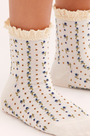 Rosebud Waffle Knit Ankle Sock