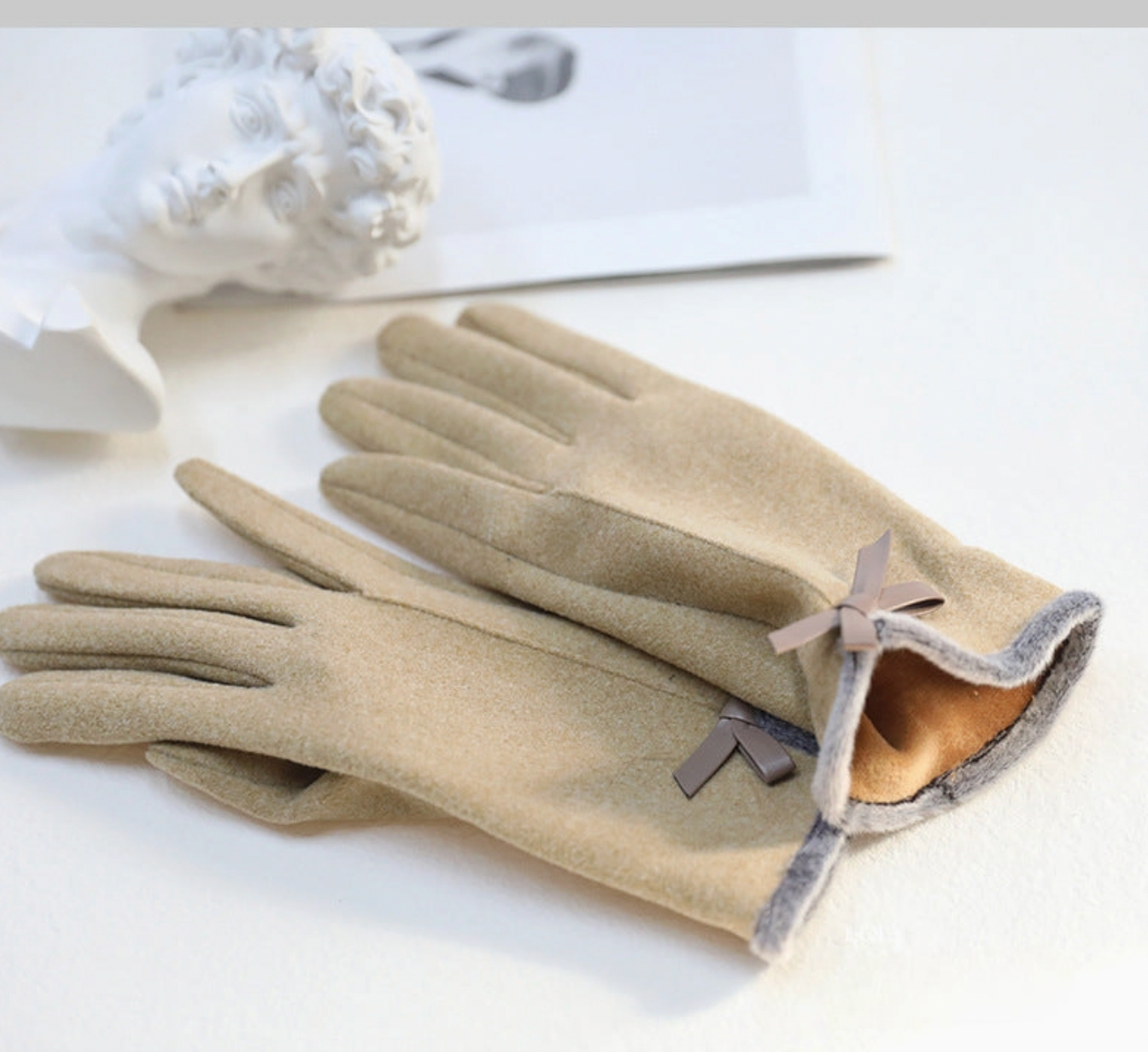Bow Detail Gloves
