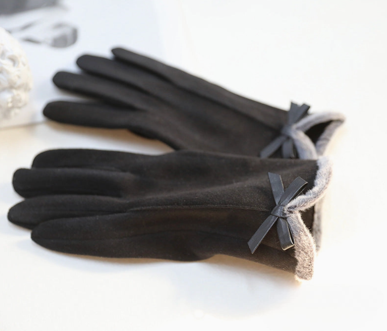 Bow Detail Gloves