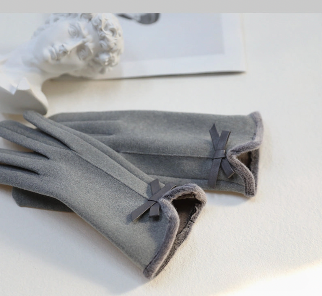 Bow Detail Gloves