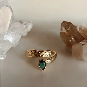 Emerald Grooves Ring