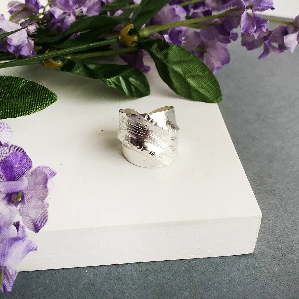 Diagonal Textured Ring